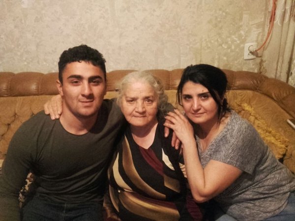 Sumqayıt qəhrəmanlarını tanımalıdır: Taleləri oxşar əmi-bala şəhidlər... -VİDEO ( FOTOLAR) Sumqayıt qəhrəmanlarını tanımalıdır: Taleləri oxşar əmi-bala şəhidlər... -VİDEO ( FOTOLAR)