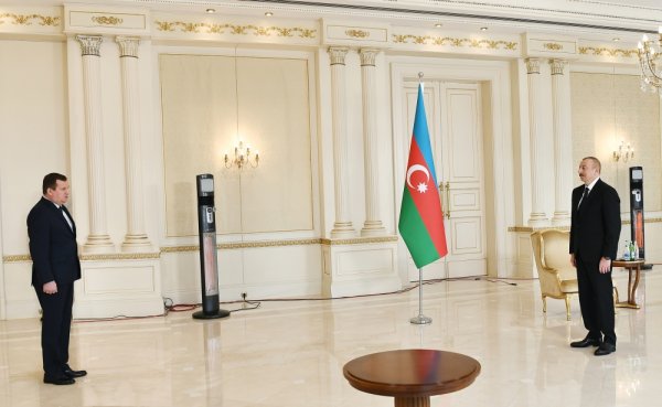 Prezident yeni səfirlərin etimadnaməsini qəbul etdi - Foto