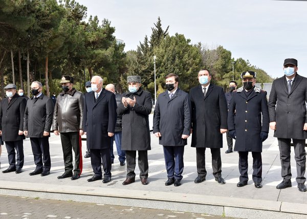 Sumqayıtda Xocalı soyqırımı qurbanlarının xatirəsi anılıb - FOTOLAR