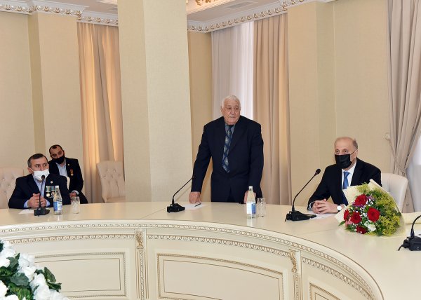 Sumqayıtda şəhid ailələri və veteranlarla görüş keçirilib (FOTO)