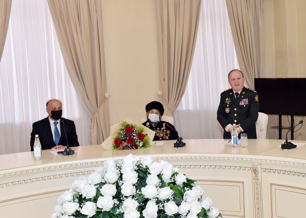 Sumqayıtda şəhid ailələri və veteranlarla görüş keçirilib (FOTO)