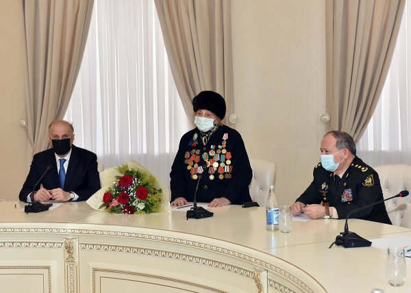 Sumqayıtda şəhid ailələri və veteranlarla görüş keçirilib (FOTO)