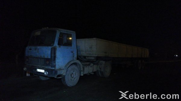 Sumqayıt yolunda Abşeron icra hakimiyyətinin yük maşını aşdı - VİDEO