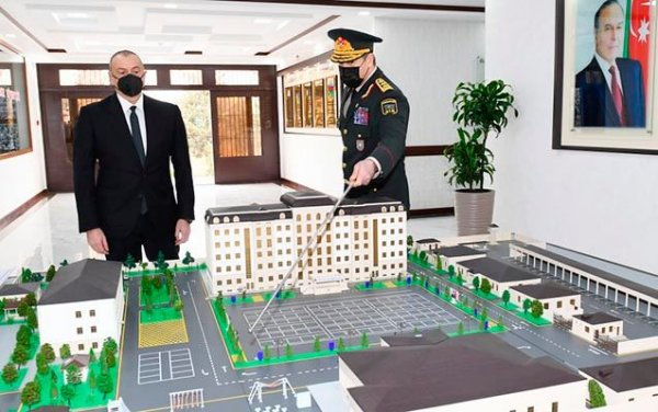 İlham Əliyev hərbi hissənin açılışını etdi - Fotolar