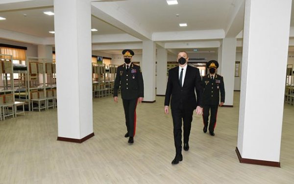 İlham Əliyev hərbi hissənin açılışını etdi - Fotolar