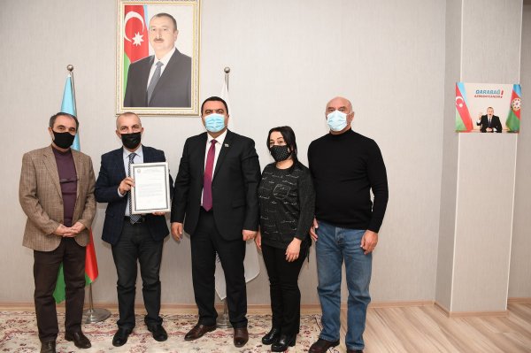 Deputat Sumqayıt teatrının kollektivi ilə görüşüb - FOTOLAR