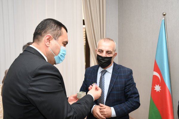 Deputat Sumqayıt teatrının kollektivi ilə görüşüb - FOTOLAR
