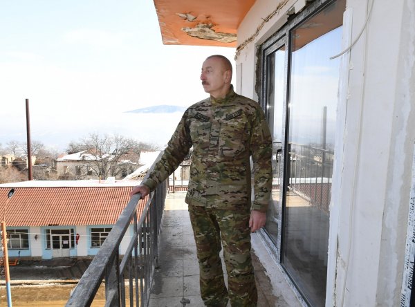 Prezidentlə ailəsinin Şuşa səfərindən FOTOLAR