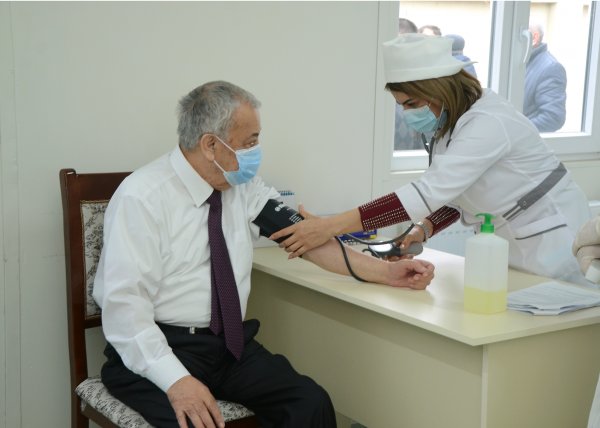 Qubadlı rayon İcra Hakimiyyətinin başçısı vaksin olundu -FOTO