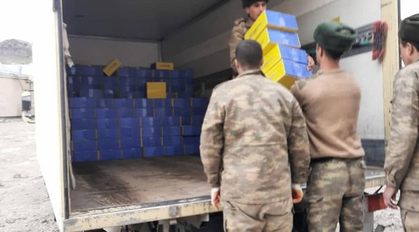 Qubadlıda xidmət edən hərbi qulluqçulara bayram sovqatları təqdim olunub - FOTOLAR
