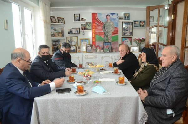Qubadlı icra hakimiyyəti şəhid ailələrinə bayram sovqatı payladı - FOTOLAR