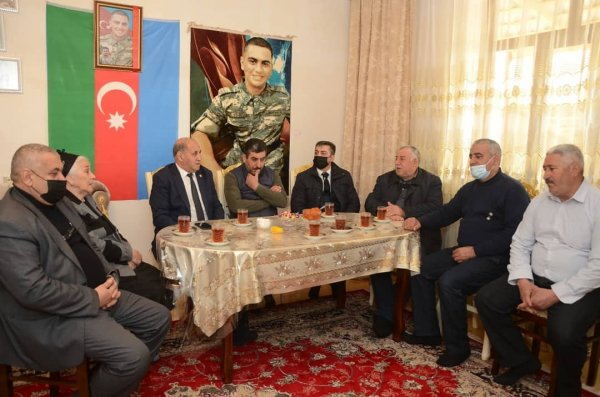 Qubadlı icra hakimiyyəti şəhid ailələrinə bayram sovqatı payladı - FOTOLAR