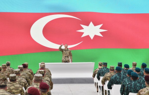 Prezident təltif olunan hərbçilərlə görüşdü - FOTOLAR