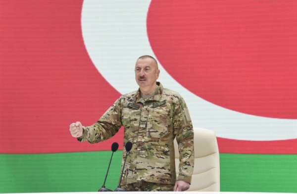 Prezident təltif olunan hərbçilərlə görüşdü - FOTOLAR
