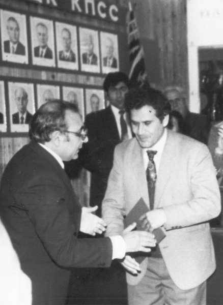 Sumqayıtda ömrünü qurub-yaratmağa həsr edən tanınmış inşaatçı: taleyi üzünə gülən adam - VİDEO (FOTOLAR)