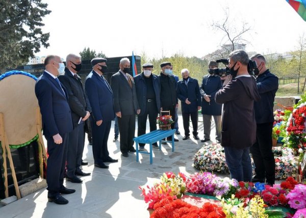 Sumqayıtda şəhidlərin xatirəsi anılıb – FOTOLAR