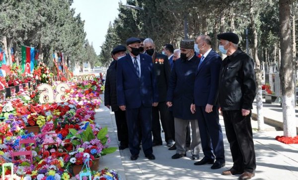 Sumqayıtda şəhidlərin xatirəsi anılıb – FOTOLAR