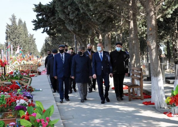 Sumqayıtda şəhidlərin xatirəsi anılıb – FOTOLAR