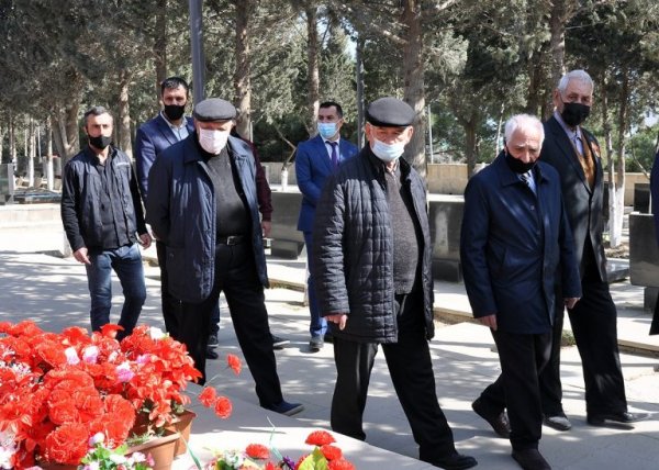 Sumqayıtda şəhidlərin xatirəsi anılıb – FOTOLAR