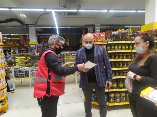Sumqayıtda tibbi maska, spirt və dezinfeksiyaedici maye paylanılıb -  FOTOLAR