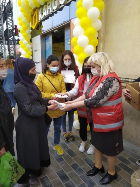 Sumqayıtda tibbi maska, spirt və dezinfeksiyaedici maye paylanılıb -  FOTOLAR