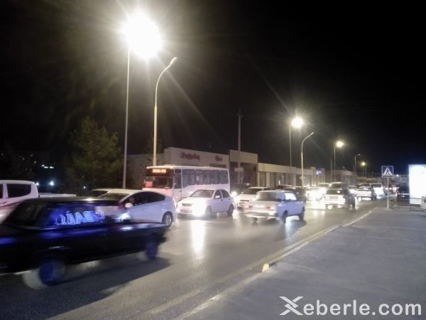 Sumqayıtda “ZİL”  "VAZ 2106" ilə toqquşdu: yol bağlandı – VİDEO (FOTO)