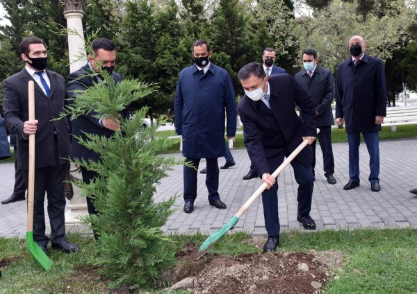 Sumqayıtda ulu öndər Heydər Əliyevin xatirəsi anılıb – FOTOLAR
