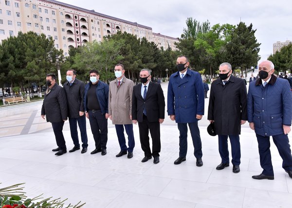 Sumqayıtda ulu öndər Heydər Əliyevin xatirəsi anılıb – FOTOLAR