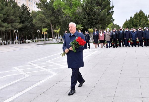 Sumqayıtda ulu öndər Heydər Əliyevin xatirəsi anılıb – FOTOLAR