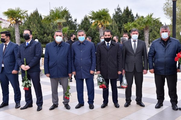 Sumqayıtda ulu öndər Heydər Əliyevin xatirəsi anılıb – FOTOLAR