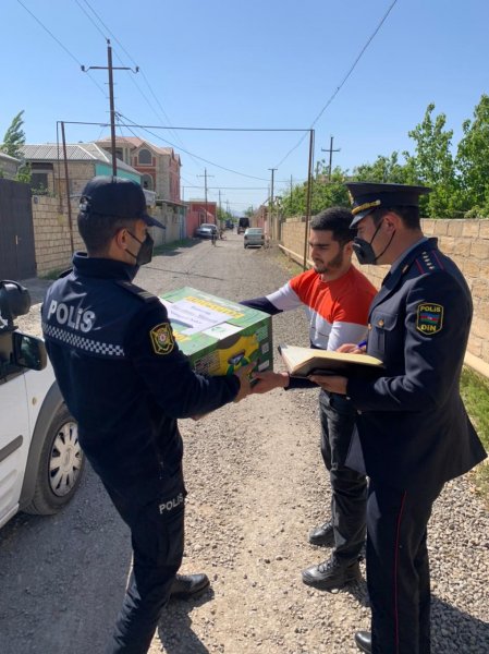 Sumqayıt polisi şəhid ailələrinə bayram sovqatları paylayıb -FOTOLAR