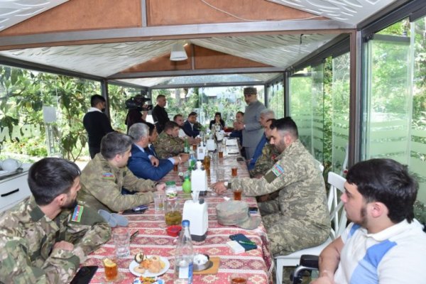 Sumqayıtda qazilər üçün bayram süfrəsi təşkil edilib -FOTOLAR