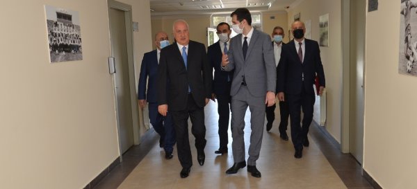 Zakir Fərəcov “Sumqayıt” FK-nın futbolçuları ilə görüşüb, hədiyyələr verdi - FOTOLAR Zakir Fərəcov “Sumqayıt” FK-nın futbolçuları ilə görüşüb, hədiyyələr verdi - FOTOLAR