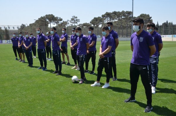 Zakir Fərəcov “Sumqayıt” FK-nın futbolçuları ilə görüşüb, hədiyyələr verdi - FOTOLAR Zakir Fərəcov “Sumqayıt” FK-nın futbolçuları ilə görüşüb, hədiyyələr verdi - FOTOLAR