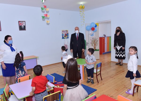 Zakir Fərəcov uşaqları təbrik etdi - FOTOLAR