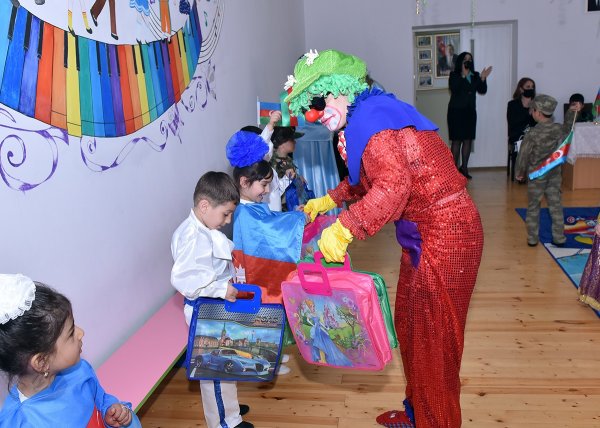 Zakir Fərəcov uşaqları təbrik etdi - FOTOLAR