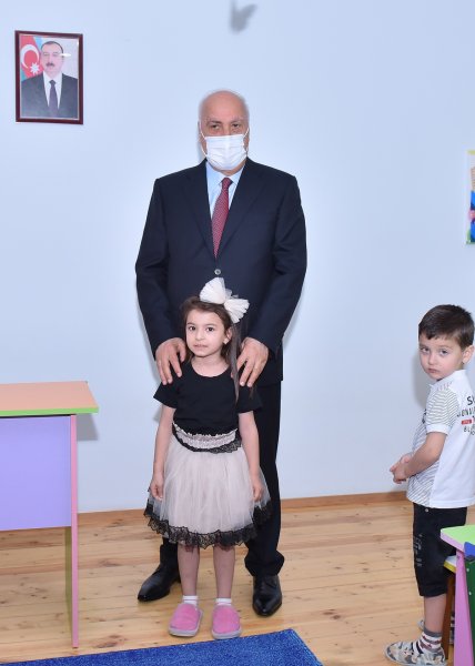 Zakir Fərəcov uşaqları təbrik etdi - FOTOLAR