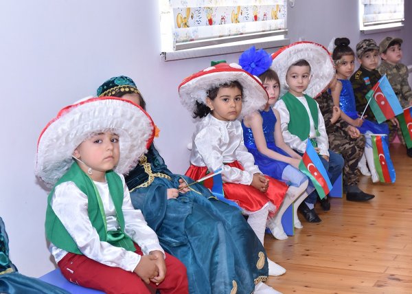 Zakir Fərəcov uşaqları təbrik etdi - FOTOLAR
