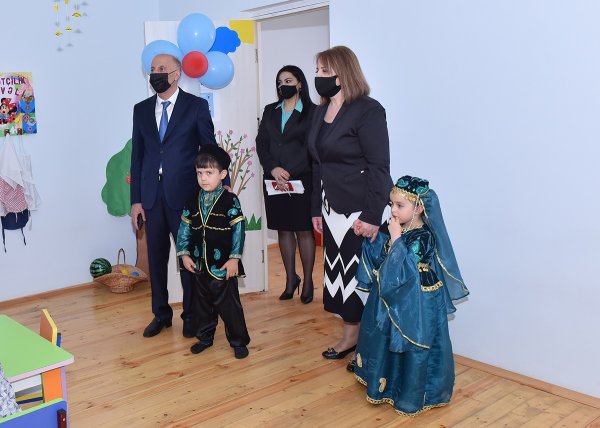 Zakir Fərəcov uşaqları təbrik etdi - FOTOLAR