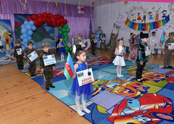 Zakir Fərəcov uşaqları təbrik etdi - FOTOLAR
