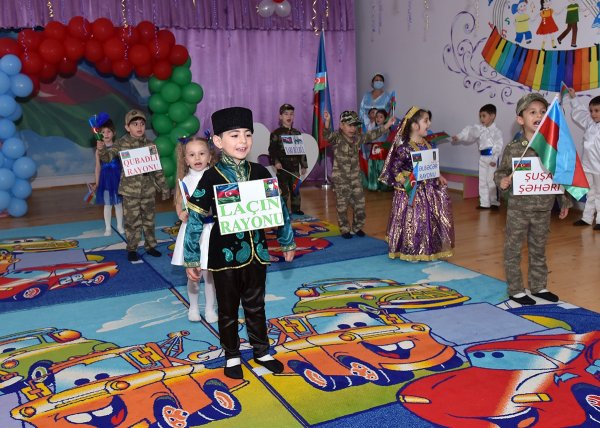 Zakir Fərəcov uşaqları təbrik etdi - FOTOLAR