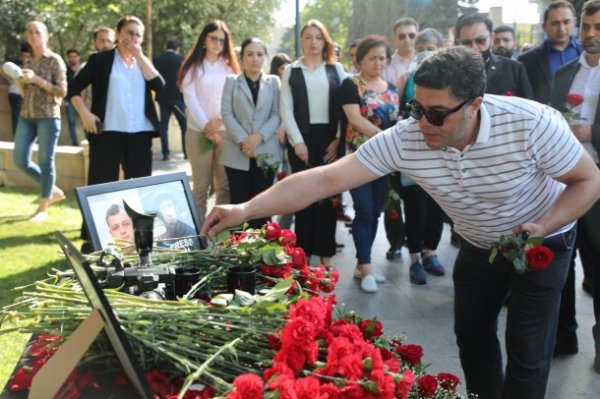Minaya düşərək həlak olan jurnalistlərin anım mərasimi keçirilir - FOTOLAR