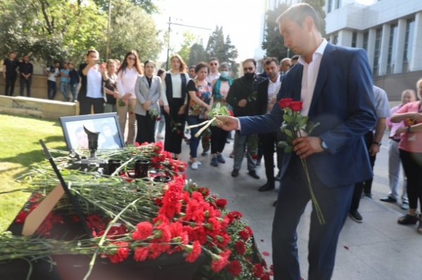 Minaya düşərək həlak olan jurnalistlərin anım mərasimi keçirilir - FOTOLAR