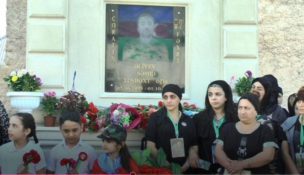  Sumqayıtda Vətən müharibəsi şəhidi Səmid Əliyevin xatirə lövhəsi açılıb - FOTO 