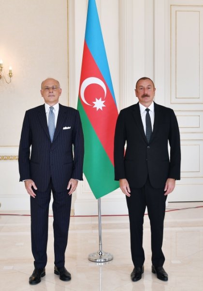 Prezident yeni səfirlərin etimadnamələrini qəbul edib - FOTO