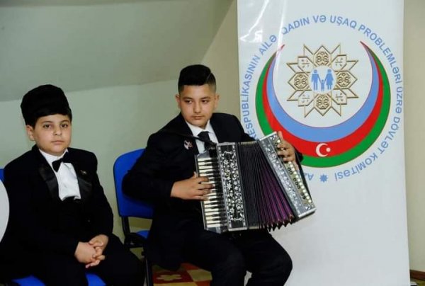 Bahar Muradova Sumqayıt Regional Mədəniyyət İdarəsinə tabeli müəssisənin şagirdləri ilə görüş keçirib