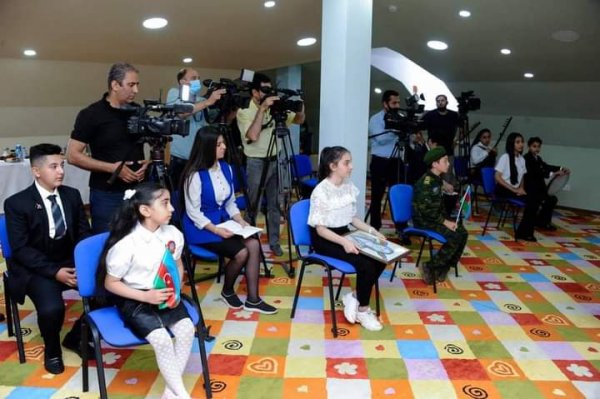 Bahar Muradova Sumqayıt Regional Mədəniyyət İdarəsinə tabeli müəssisənin şagirdləri ilə görüş keçirib