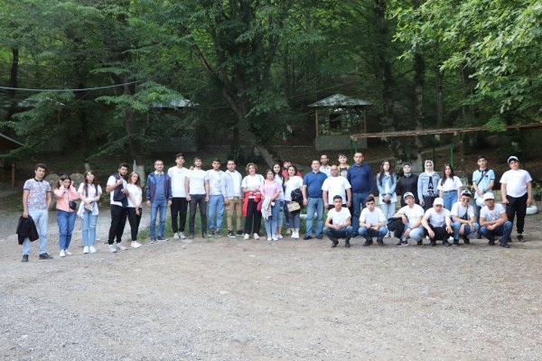 “Vətənimizi Tanıyaq və Tanıdaq!” devizi altında Sumqayıt Gənclərinin «Yаy məktəbi» davam edir