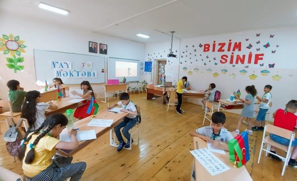 Sumqayıt məktəblərində  “Yay məktəbi” nə start verildi: açıq havada dərs keçdilər - FOTOLAR