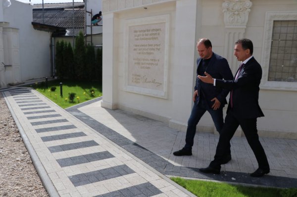 Qüdsi Osmanov Kişineu şəhərinin meri İon Çebanla görüşüb - FOTO Qüdsi Osmanov Kişineu şəhərinin meri İon Çebanla görüşüb - FOTO